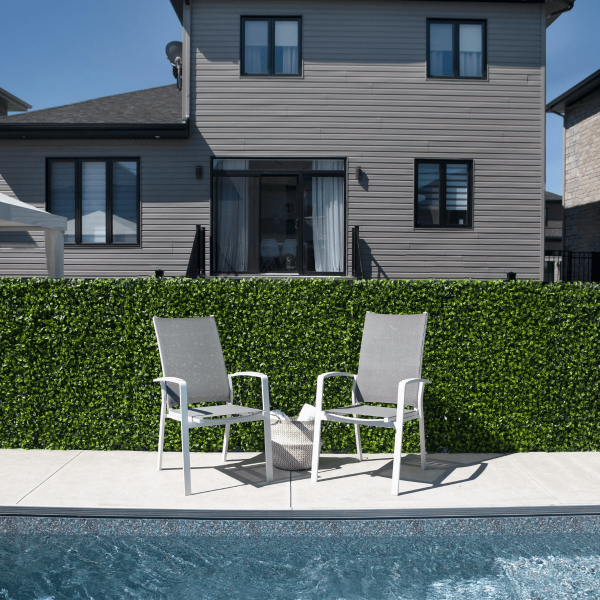 chaises-patio-bord_piscine-meubles_de_jardin